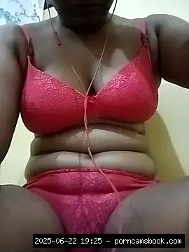 stripchat mallugrl123