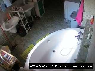 camsoda voyeurcam-julmodels-bath-1st-1