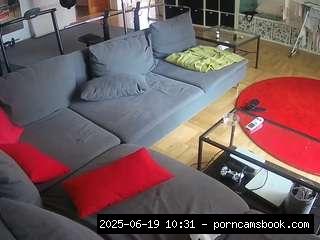 camsoda voyeurcam-julmodels-living-3