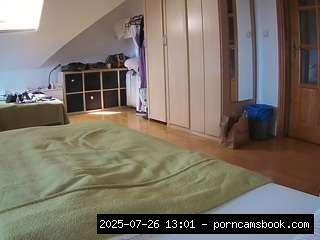 camsoda voyeurcam-julmodels-bed-1