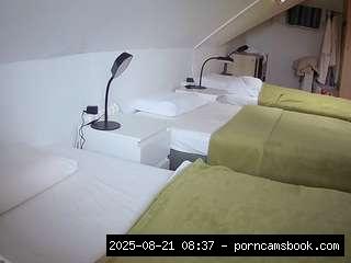 camsoda voyeurcam-julmodels-bed-4