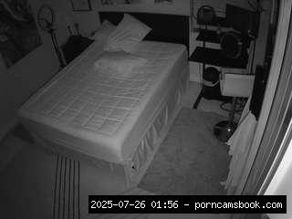 camsoda voyeurcam-hornyhostel-01