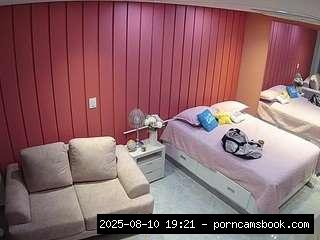 camsoda voyeurcam-casa-salsa-bedroom-5