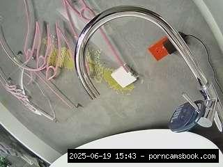 camsoda voyeurcam-casa-salsa-bathtub-pov