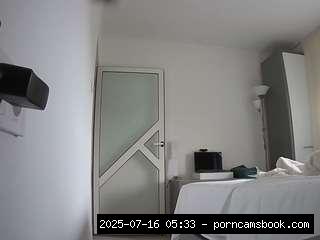 camsoda voyeurcam-charmhellen-kitchen